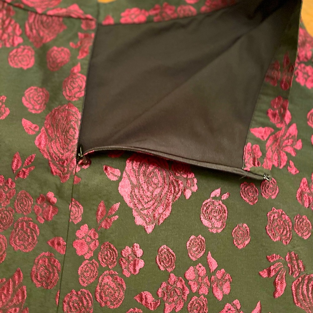Club Monaco Bkack Merlot Red Floral Jacquard Circle Skirt - Picture 3 of 7